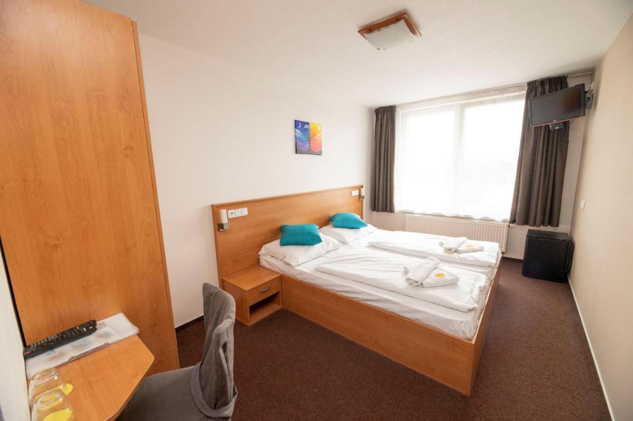 Hotel Rakovec Brno Zewnętrze zdjęcie