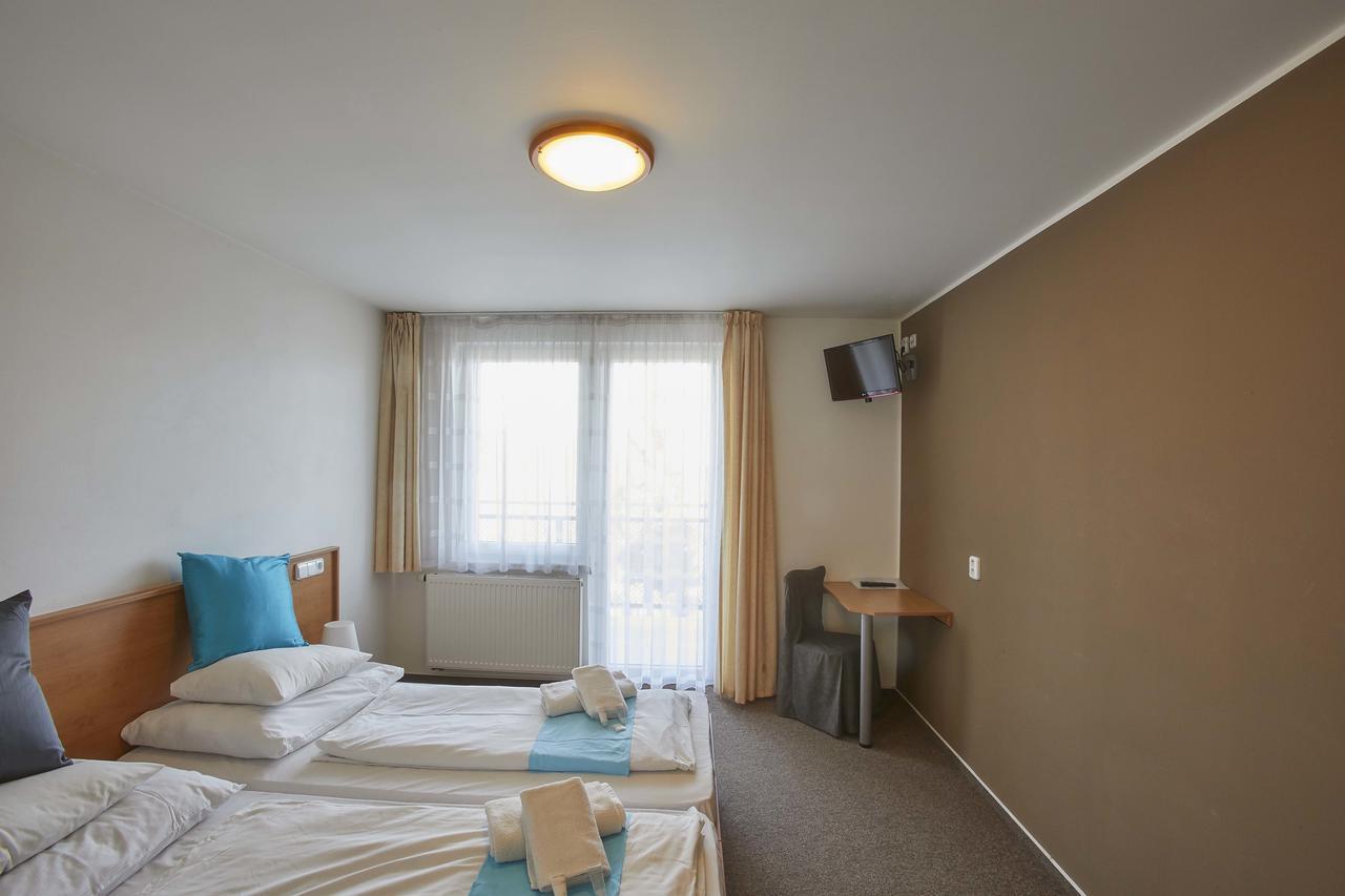 Hotel Rakovec Brno Zewnętrze zdjęcie